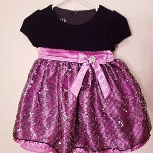 Love gorgeous velvet satin lace